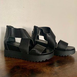 Steve Madden Black Platform Sandals Size 6
